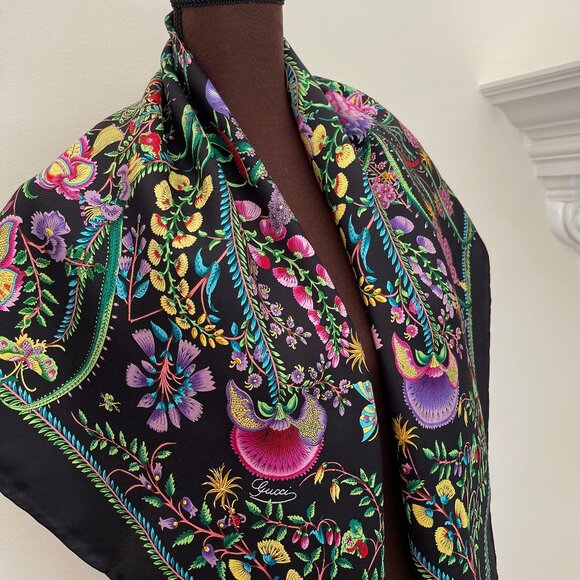 New Gucci Scarf Classic Flora Print Multicolor GG Logo Black Silk Wrap - Picture 14 of 14